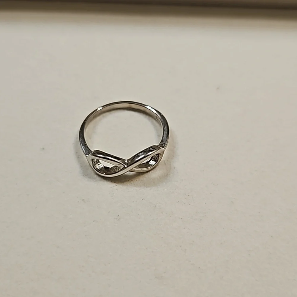 Infinity loop silver ring - Picture 2 of 2